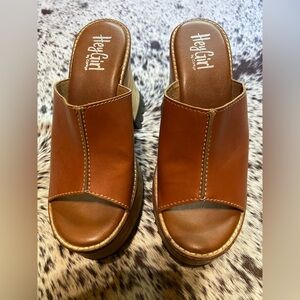 Hey Girl by Corkys Block Party platforms size 10